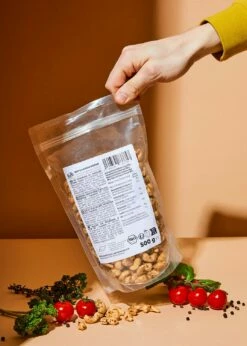 Bio Cashewkerne Mit Toskanagewürz 500 G 11 Bio Cashewkerne Mit Toskanagewürz 500 G -CEREALS HOUSE Geschaft CASTOS 002 02 LH