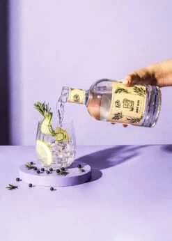 Dry Gin Mit Koriander Und Rosmarin 0,7 L -CEREALS HOUSE Geschaft GIN 001 03